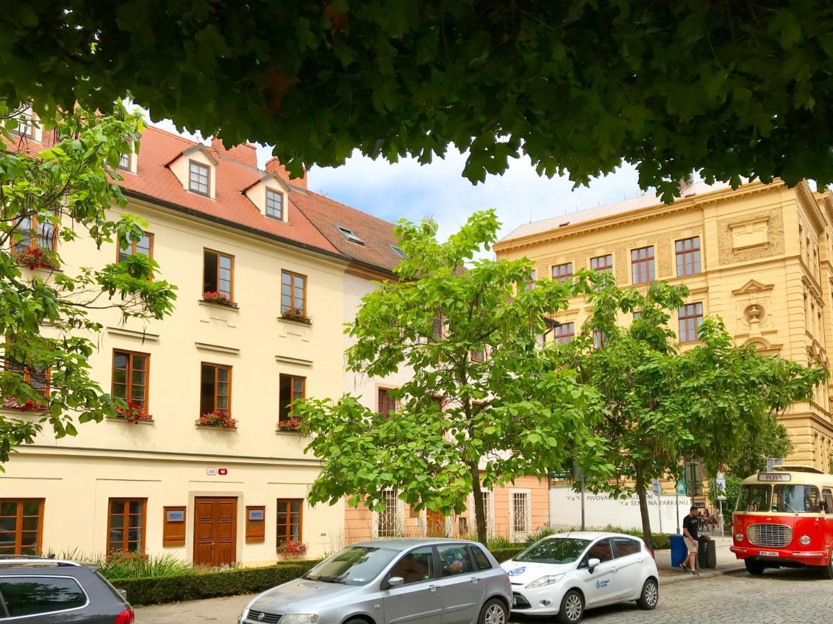 Golden Wood Apartments Plzeň Exterior foto